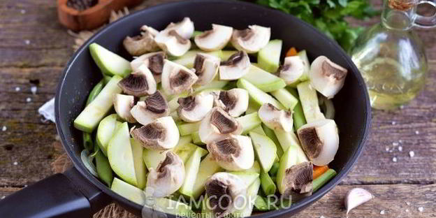 тушеные кабачки с фасолью