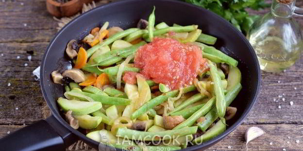 тушеные кабачки с фасолью