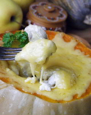 Тыква, запеченная целиком, с начинкой
