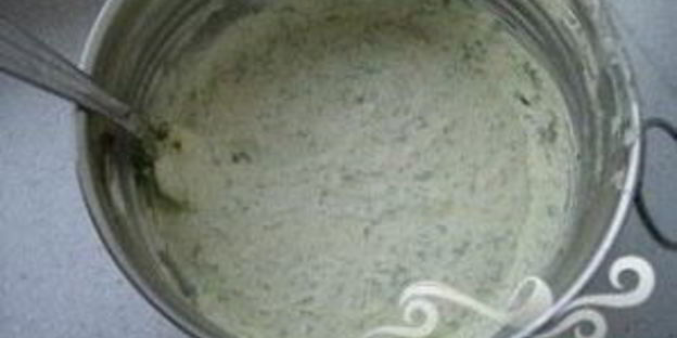 запеченный картофель с травяным соусом