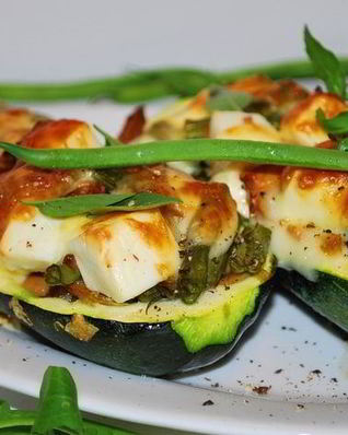 Запеченные цукини с лисичками и фетой