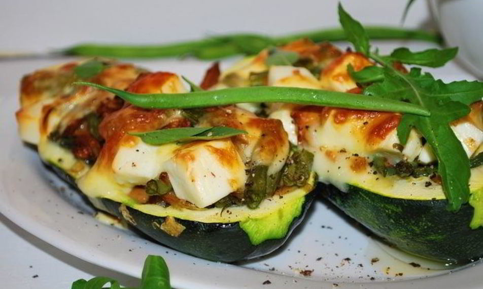 Рецепт запеченных цукини с лисичками и фетой