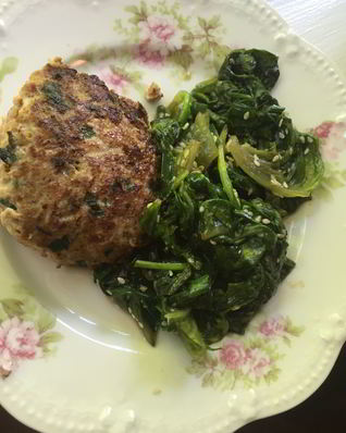 Жареный шпинат в восточном стиле