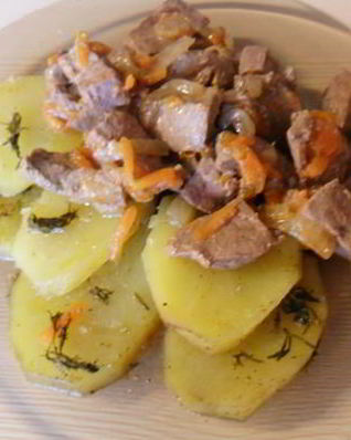 Говяжья печень с картофелем в мультиварке