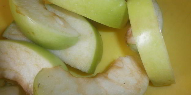 говяжья печень с яблоками и луком по-берлински