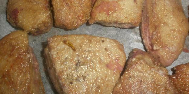 говяжья печень с яблоками и луком по-берлински