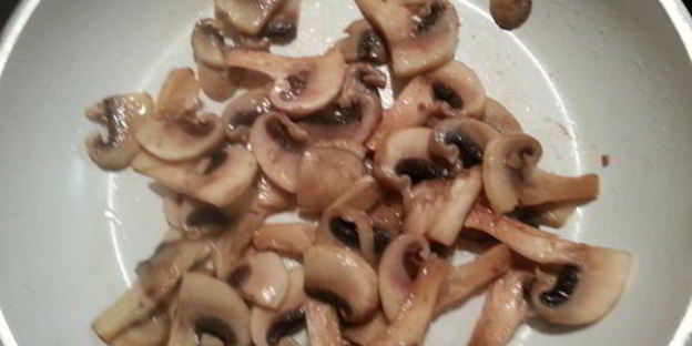 куриная печень под шапкой