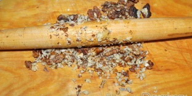 куриная печень в орехово-сметанном соусе