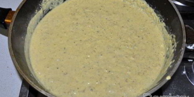 куриная печень в орехово-сметанном соусе