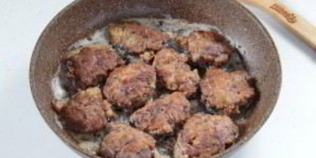 куриная печень в сметанно-чесночном кляре