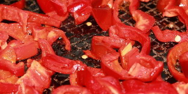 куриная печень, запеченная с овощами