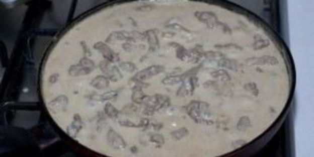 печень говяжья по-строгановски