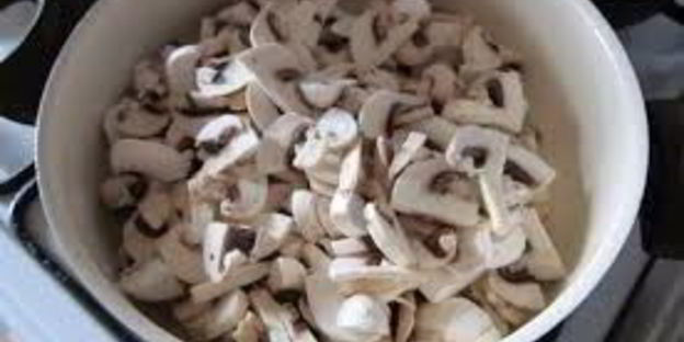 печень говяжья тушеная с грибами