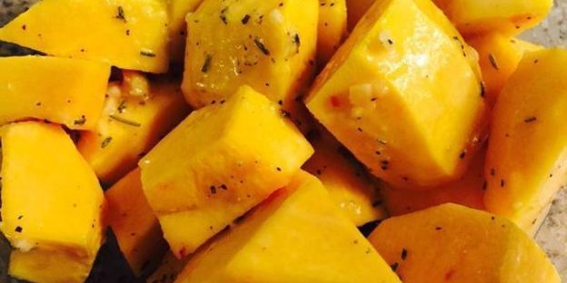 печень куриная с овощами, под ароматными травами