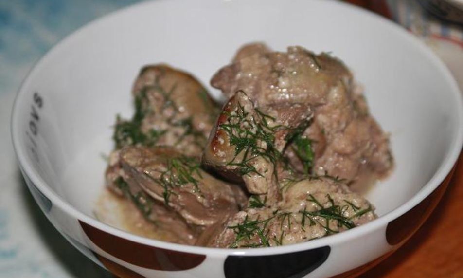 Рецепт печени куриной в сметанном соусе