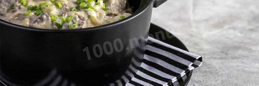 Печень по строгановски со сметаной