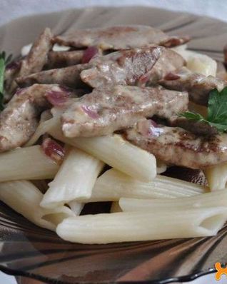 Печень по-строгановски