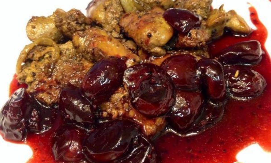 Рецепт печени под соусом из маринованной черешни