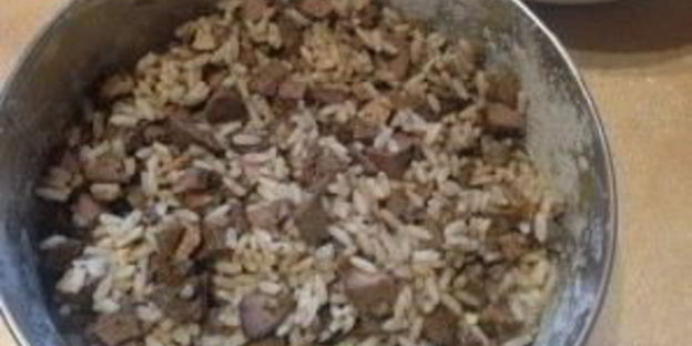 печень с рисом в тесте