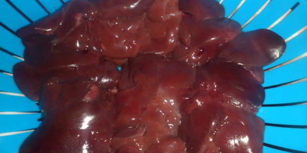 печень со стрелками чеснока