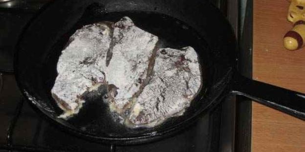 печень свинины жареная