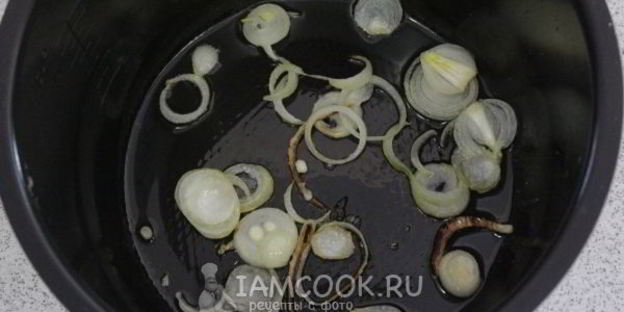 печень тушеная в сметане в мультиварке