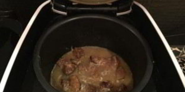 печень в мультиварке со сметаной