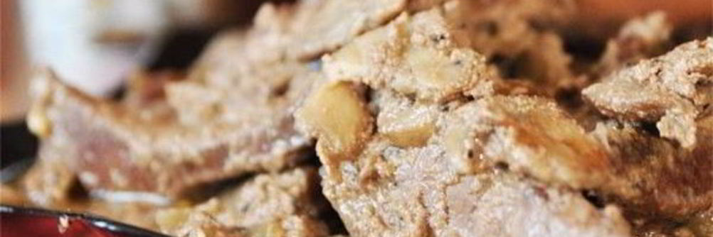 Свиная печень с грибами