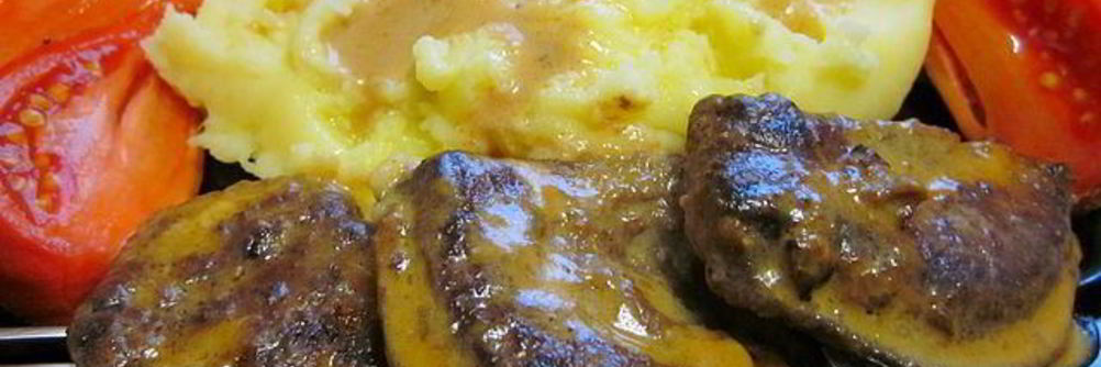 Телячья печенка, тушеная в сметане