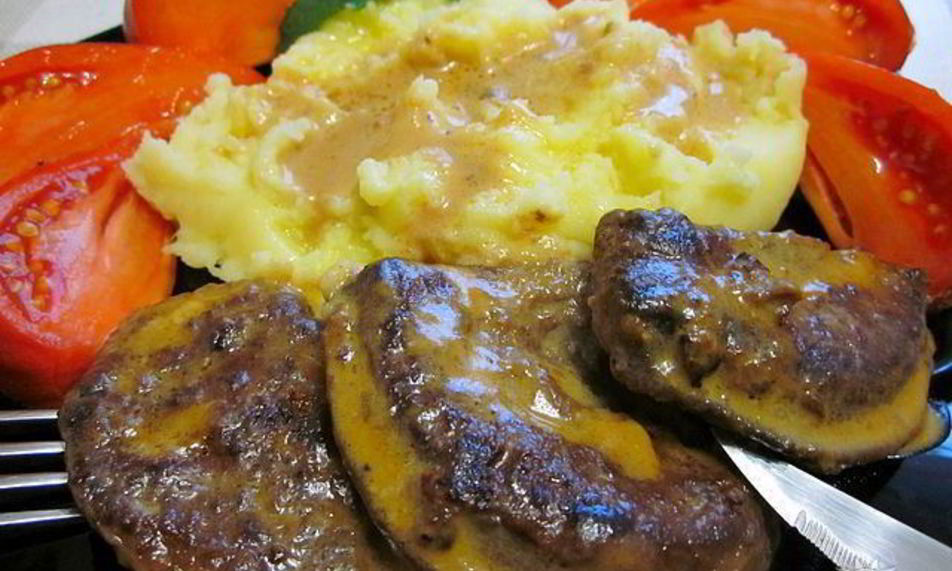 Рецепт телячьей печенки, тушеной в сметане