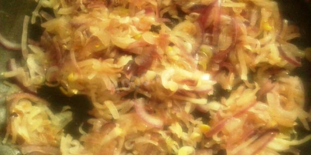 жареная капуста с куриной печенью