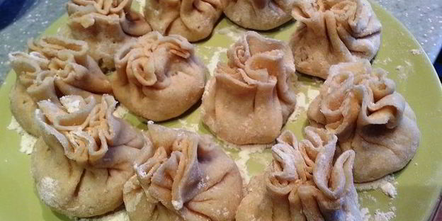хинкали из рисовой муки с треской