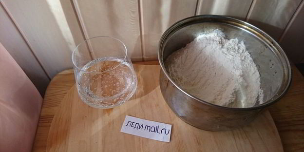 хинкали с минеральной водой