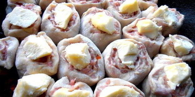 ленивые пельмени на овощной подушке