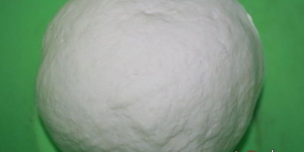 мини-хинкали с говядиной, пекинской капустой и соевым соусом