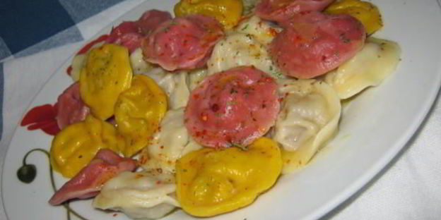 пельмени разноцветные