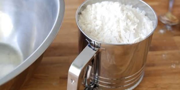 пельмени с фаршем и соком ягод