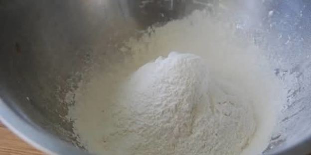 пельмени с фаршем и соком ягод