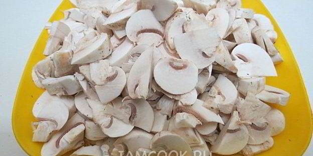 пельмени с грибами в горшочках в духовке