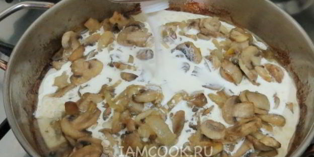 пельмени с грибами в горшочках в духовке