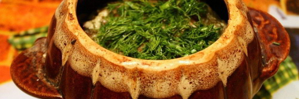 Пельмени с грибами в горшочках