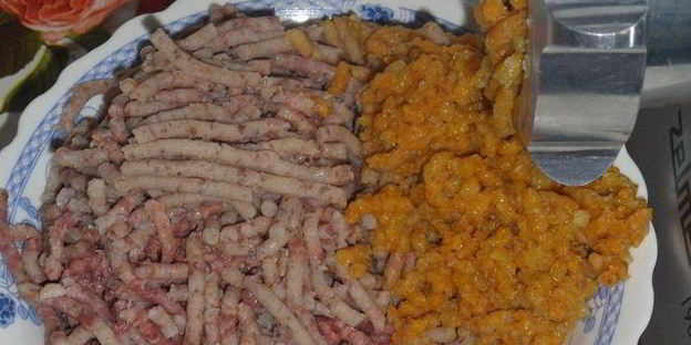 пельмени с гусем, гречкой и овощами