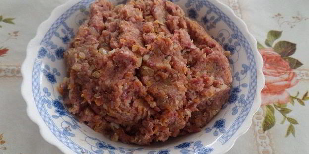 пельмени с гусем, гречкой и овощами