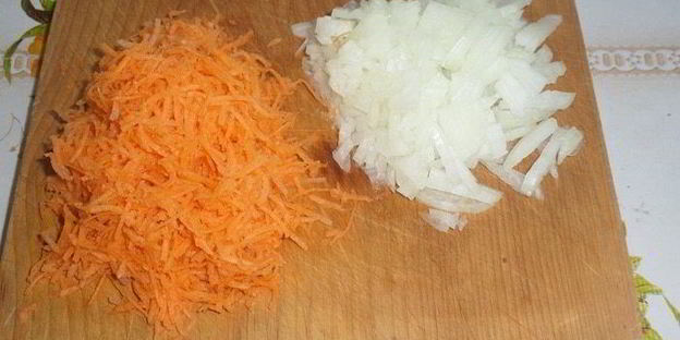 пельмени с гусем, гречкой и овощами