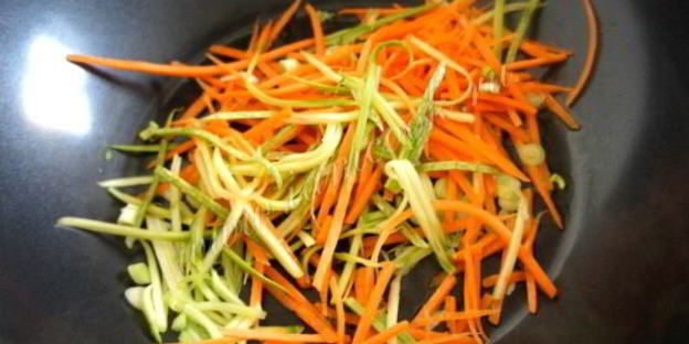 рыбные пельмени с овощами