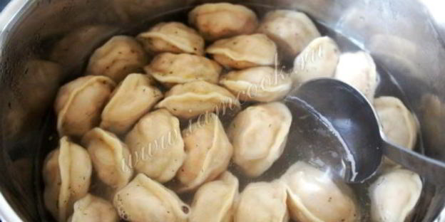 рыбные пельмени с овощами