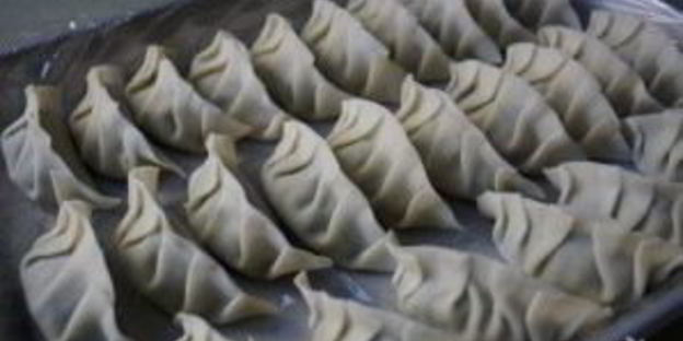 японские пельмени с креветками