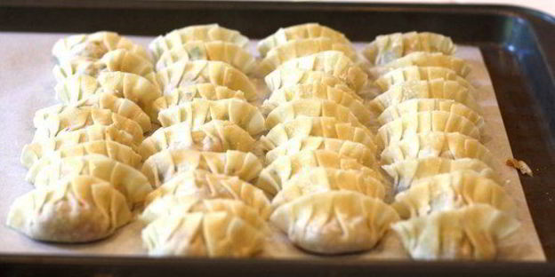 японские жареные пельмени