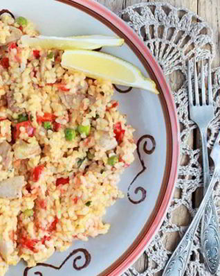 Паэлья с курицей и колбасками