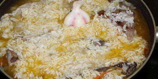 плов с бараньими ребрами